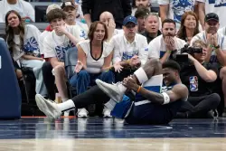 Anthony Edwards returns to Warriors-Timberwolves Game 2 after ankle injury
